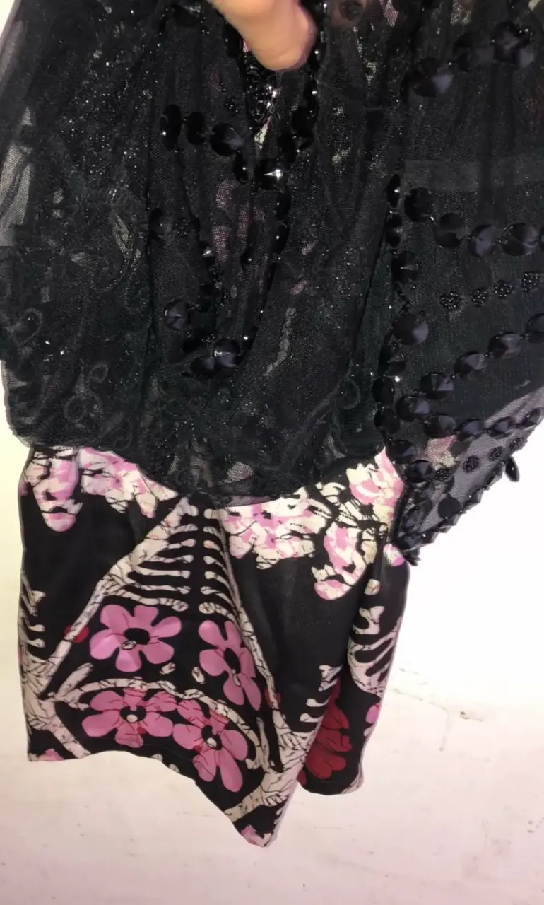 Vestido de encaje floral negro y rosa rapsodia - 4