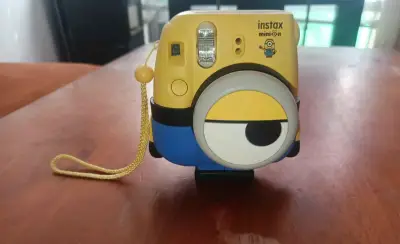 Cámara instantánea Fujifilm Instax Minion - miniatura 1