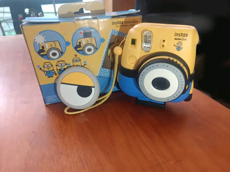 Cámara instantánea Fujifilm Instax Minion - 2