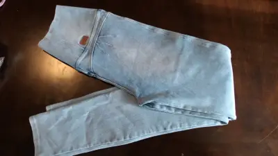 Jeans de mezclilla azul apitillado para mujer - miniatura 1