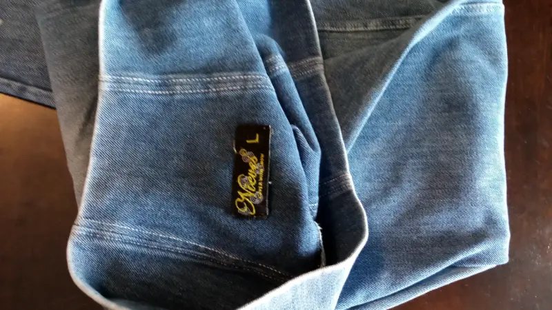 Jeans de mezclilla azul apitillado para mujer - 4