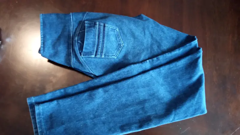 Jeans de mezclilla azul apitillado para mujer - 5