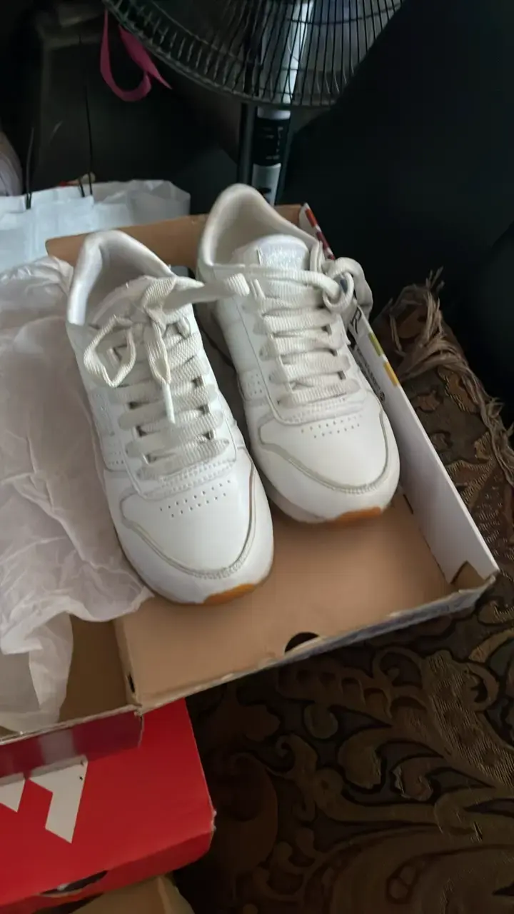 Zapatillas Skechers Blancas con Memory Foam - 6
