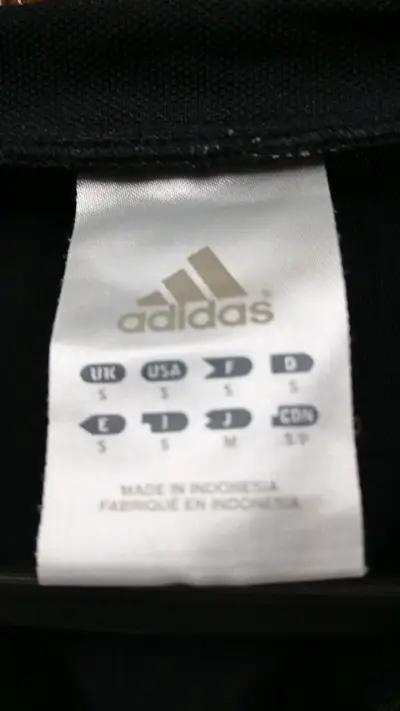 Camiseta deportiva Adidas negra con número 10 - miniatura 3