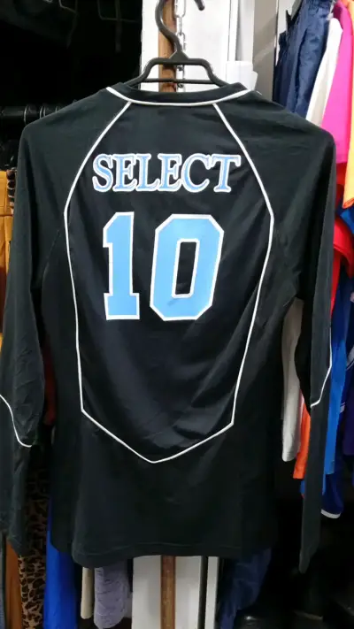 Camiseta deportiva Adidas negra con número 10 - miniatura 4