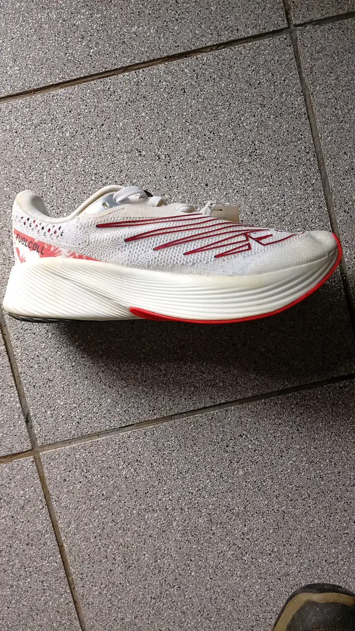 Zapatillas running New Balance FuelCell blancas - 1