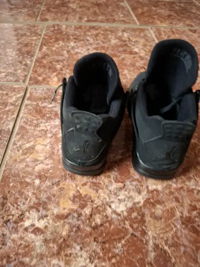 Zapatillas negras jordan hombre - miniatura 3