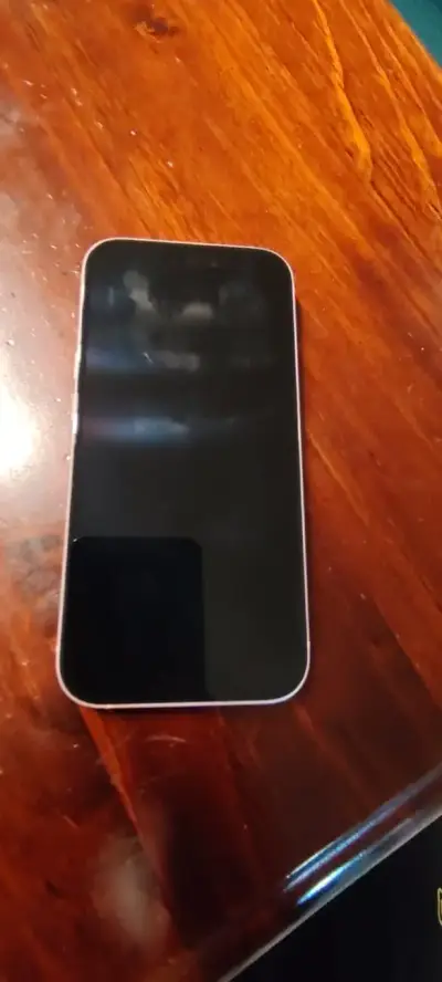 iPhone 15 en caja original color rosa - miniatura 3