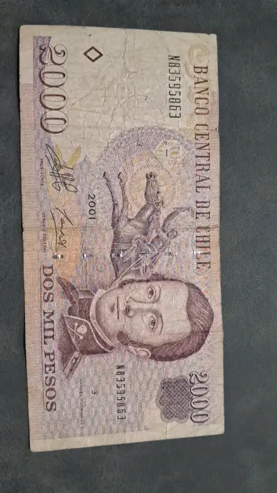 Billete de 2000 pesos chilenos en buen estado - miniatura 4