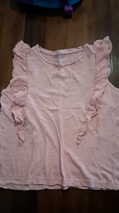 Polera sin mangas rosa con encaje Tribu - miniatura 1