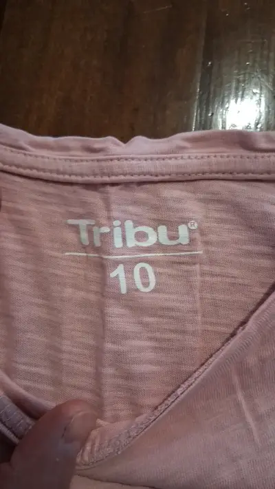 Polera sin mangas rosa con encaje Tribu - miniatura 2