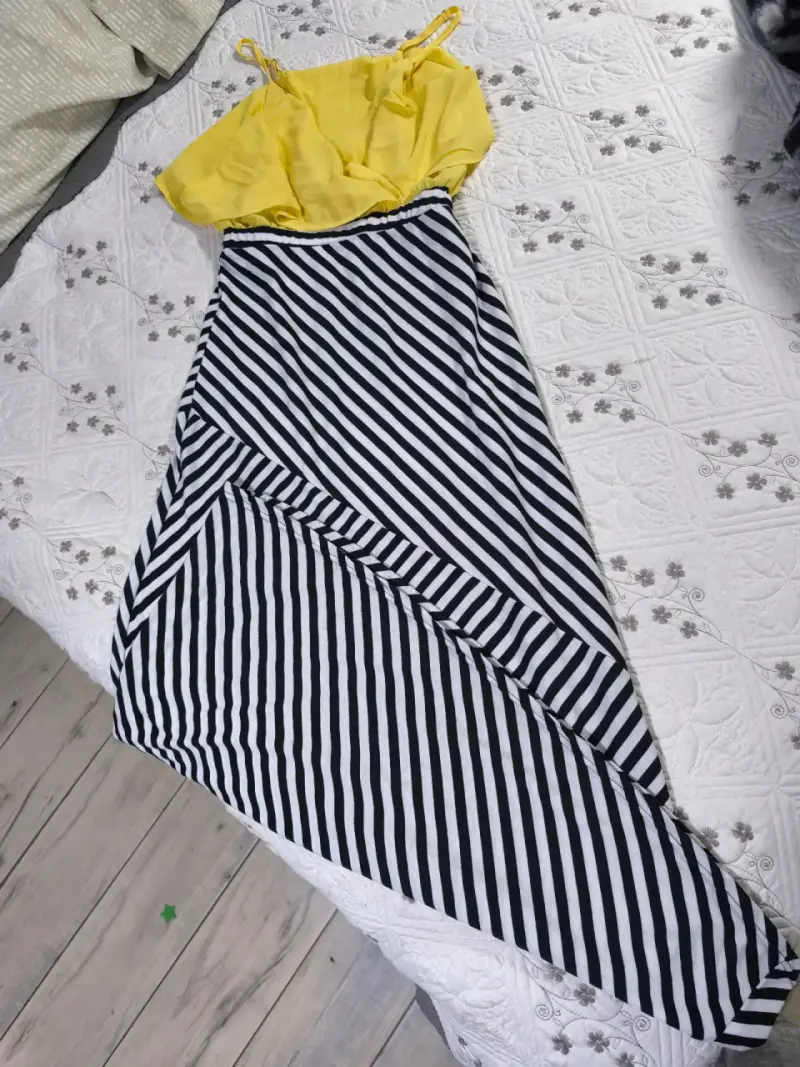 Falda corta y vestido - 2