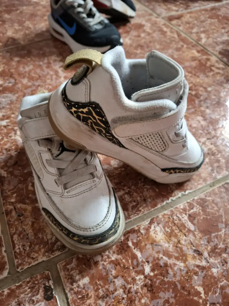 Zapatillas deportivas blancas para niños - 2