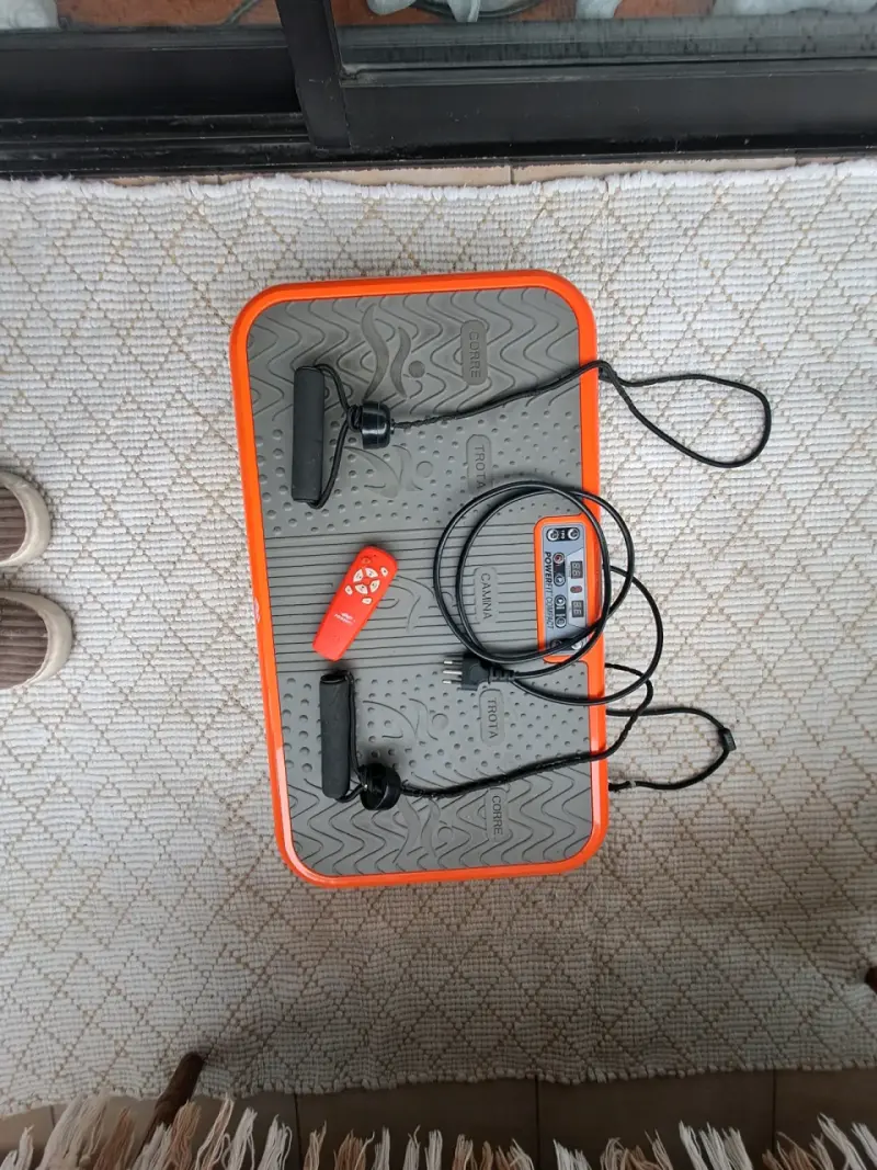 Plataforma vibratoria de ejercicio con control remoto