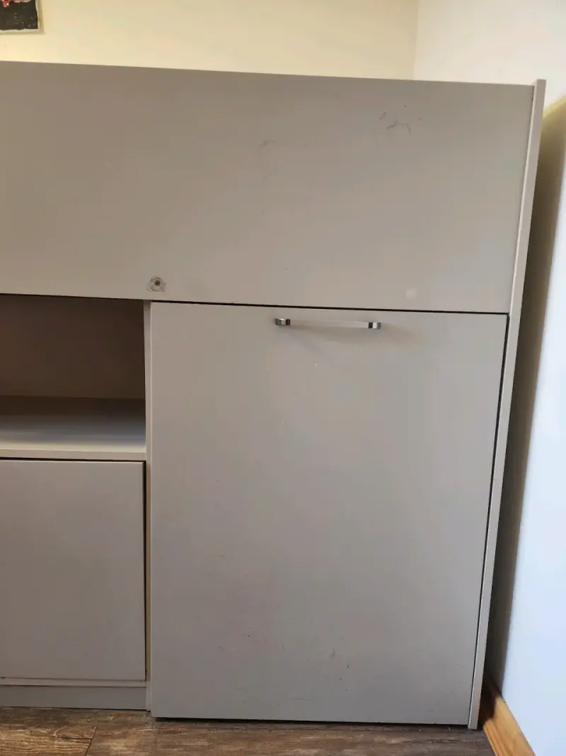 Cama alta con escritorio y almacenamiento - 6