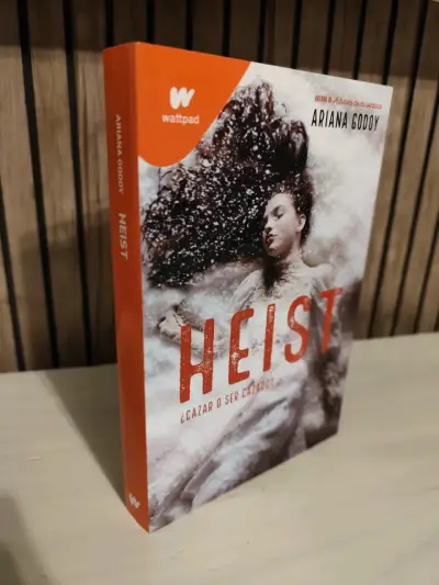 Libro 'Heist' de Ariana Godoy - miniatura 1