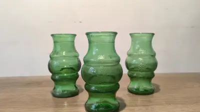 Juego de floreros de vidrio verde decorativos - miniatura 2