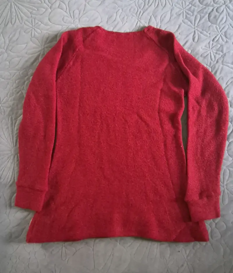 Suéter rojo con diseño de círculos en fieltro - 2