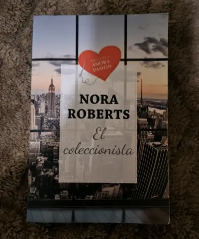 Libro 'El Coleccionista' de Nora Roberts - miniatura 1