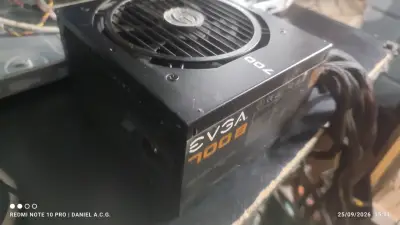 Fuente de Poder EVGA 700B 700W 80 Plus Bronze - miniatura 2