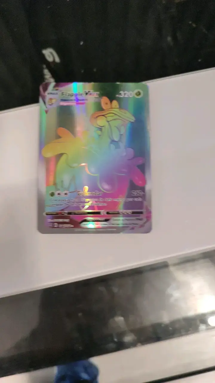Carta Pokémon Gigantamax Brillante