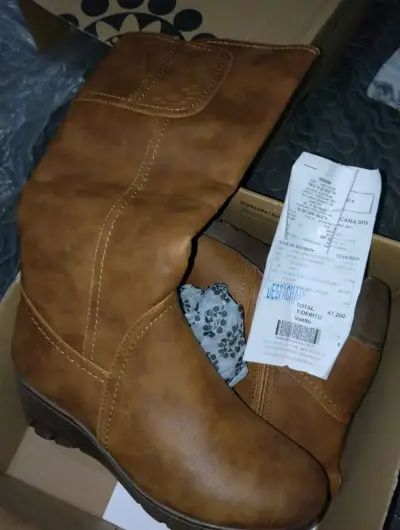 Botas de cuero marrón con tacón bajo - miniatura 1