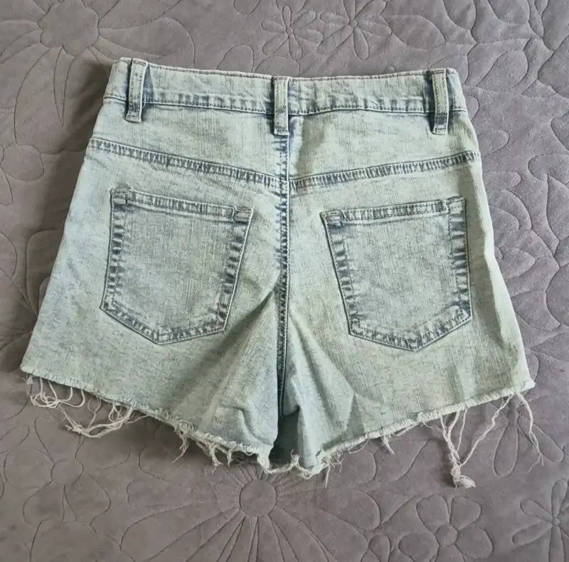 Falda short de mezclilla azul claro estilo casual - 2