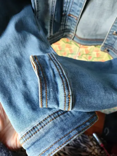 Chaqueta de mezclilla con diseño de flamenco - miniatura 3
