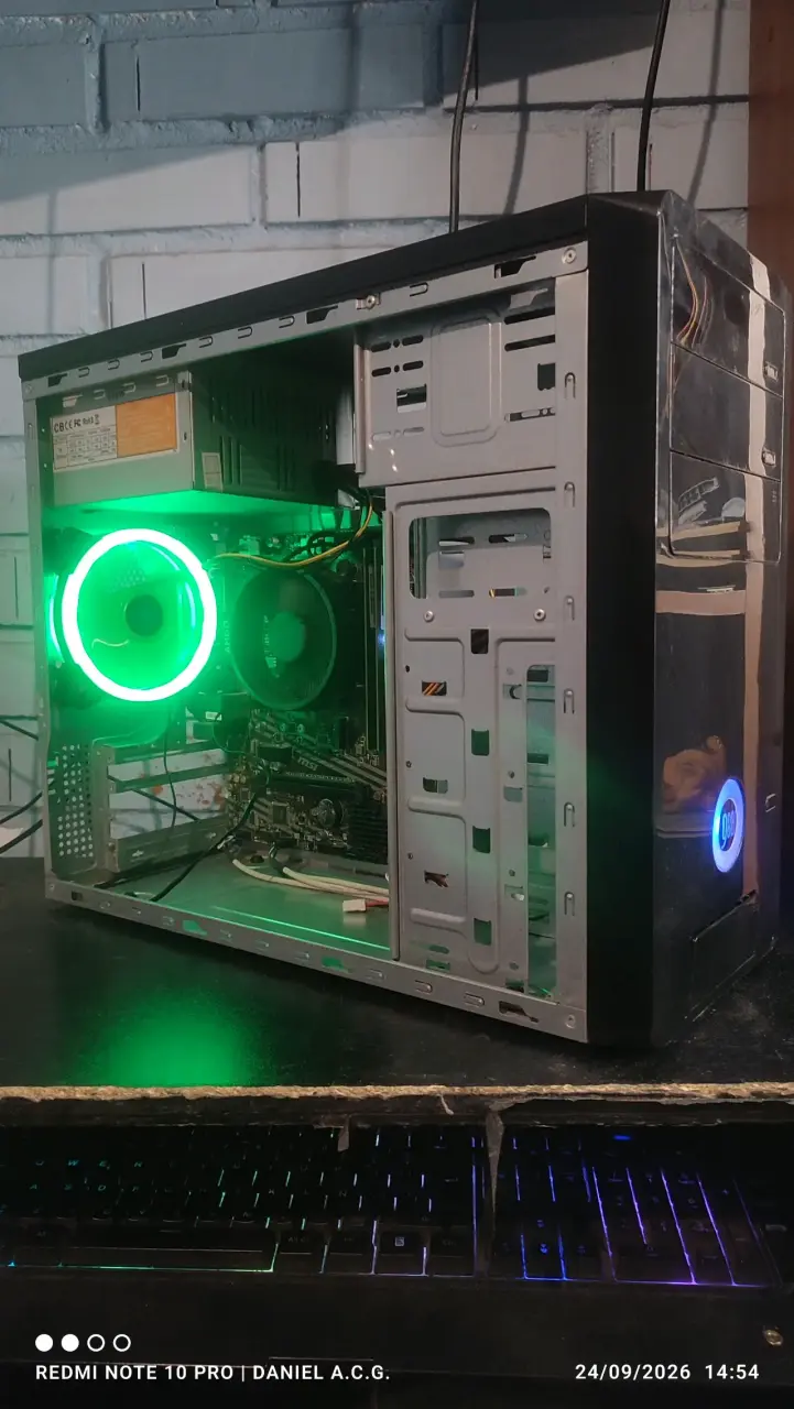 Torre PC athlon 3000g con Vega 3 - 3
