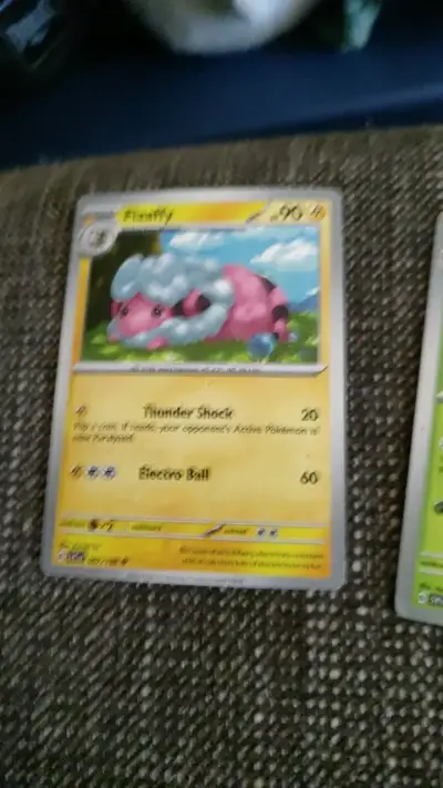 Cartas Pokémon VMAX Morpeko y Toxtricity - miniatura 4