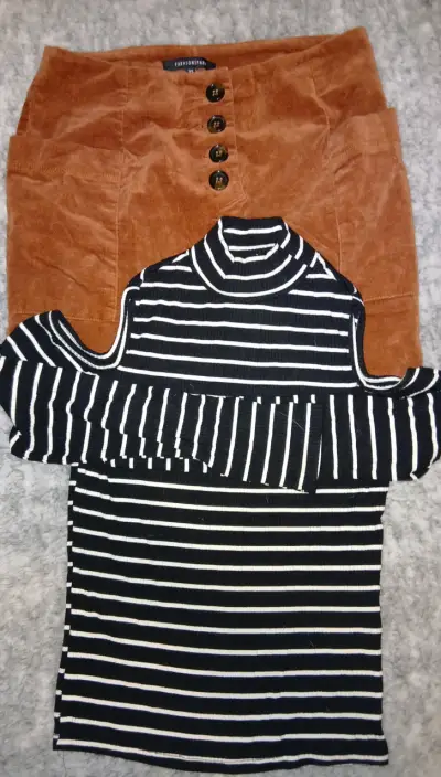 Lote de ropa variada. - miniatura 1