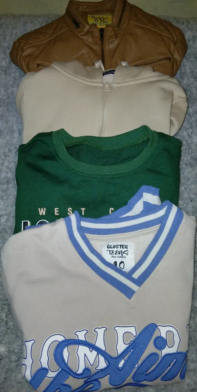 Lote de ropa variada. - 2
