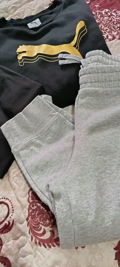 Conjunto deportivo Puma negro y gris para mujer - miniatura 3