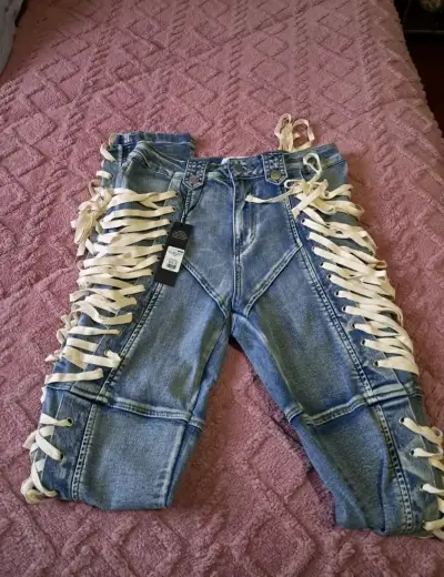 Jeans con cordones laterales Fashion Nova - miniatura 1