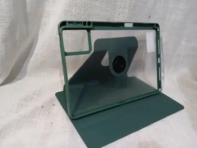Funda protectora verde para tablet con soporte - miniatura 1