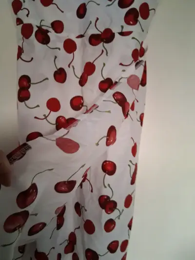 Vestido de verano con estampado de cerezas - miniatura 3