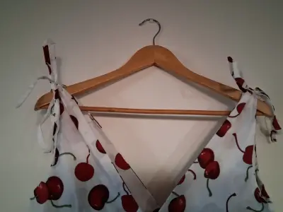 Vestido de verano con estampado de cerezas - miniatura 5