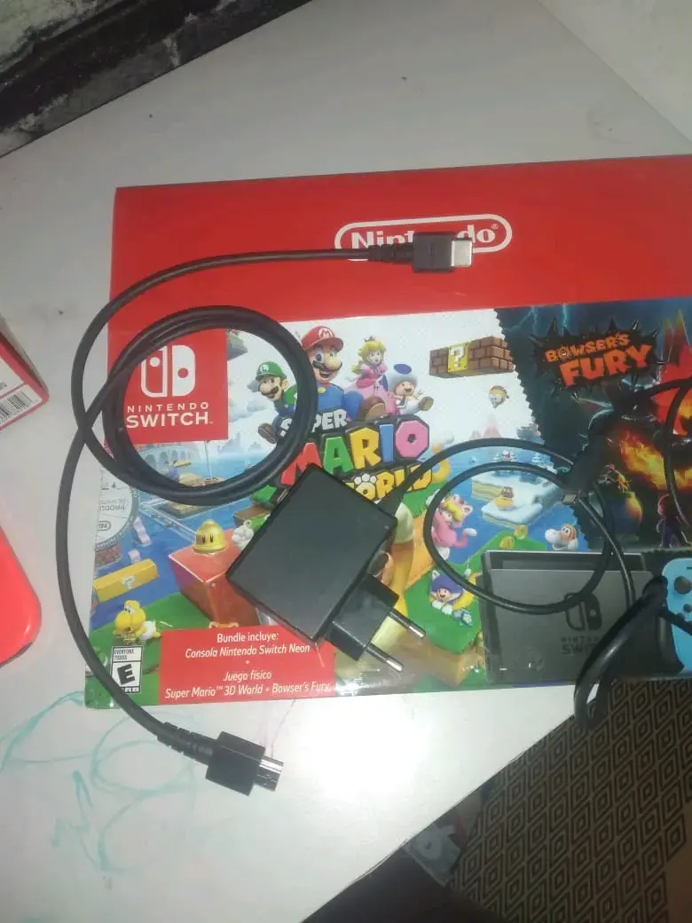 Consola Nintendo Switch con juegos y accesorios - 4