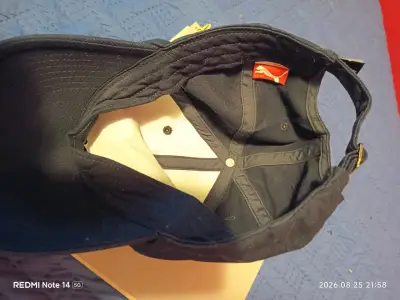 Gorra negra niña con logo brillante Puma - miniatura 2