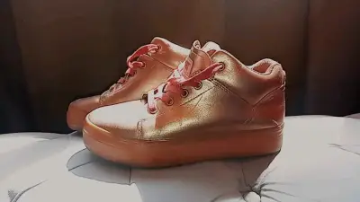Zapatillas doradas CAT para mujer - miniatura 4