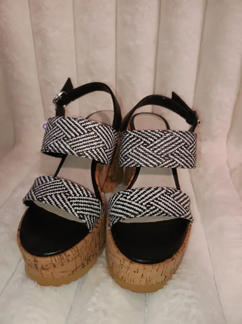 Sandalias plataforma Azaleia blanco y negro - 3