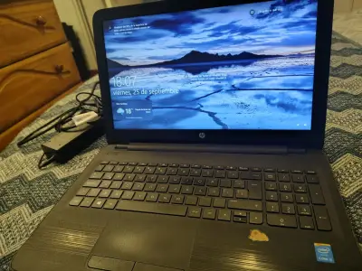 Notebook HP con pantalla de 15 pulgadas - miniatura 2