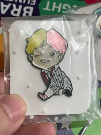 Set de pines grupo KPop BTS - miniatura 4