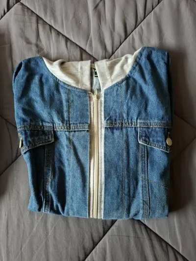 Chaqueta de mezclilla con capucha para hombre - miniatura 1