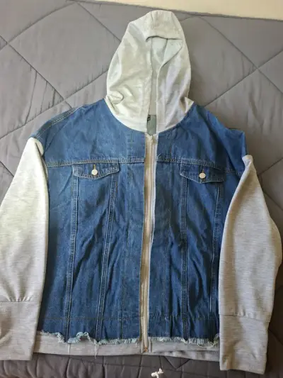 Chaqueta de mezclilla con capucha para hombre - miniatura 2