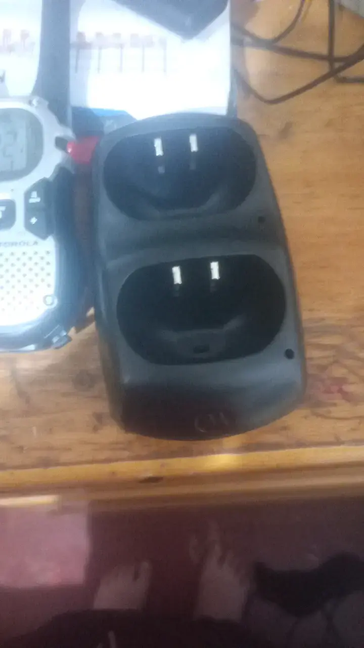 Walkie Talkies Motorola con Cargador - 3