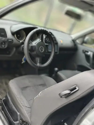 Volkswagen Polo 2002 en buen estado - miniatura 2
