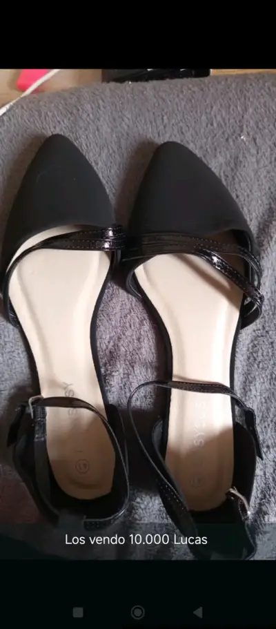 Zapatos planos negros con tiras brillantes - miniatura 2