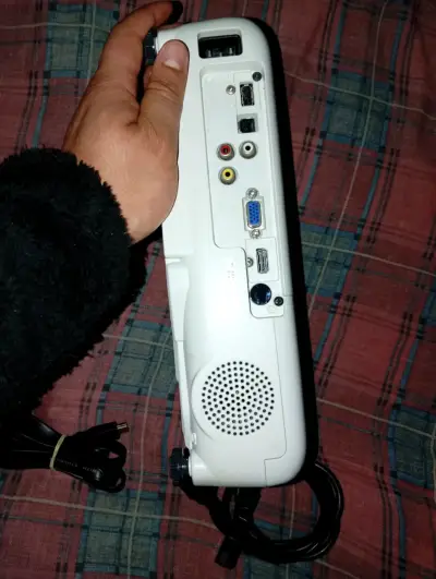 Proyector Epson S41+ con control remoto y cables - miniatura 4