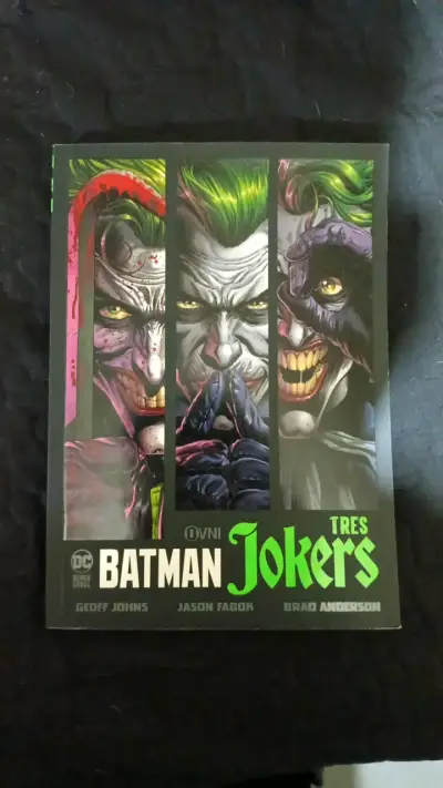 Comic Batman Tres Jokers de Geoff Johns - miniatura 1
